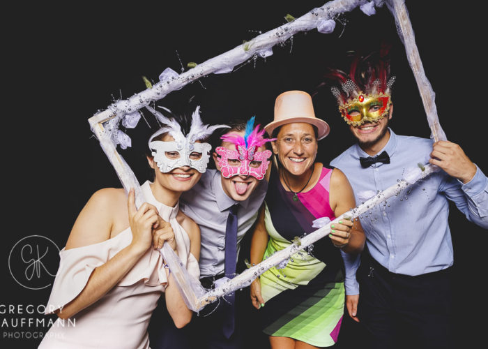 Le meilleur du Crazy Photobooth d'un mariage au château de l'Ile en Alsace !